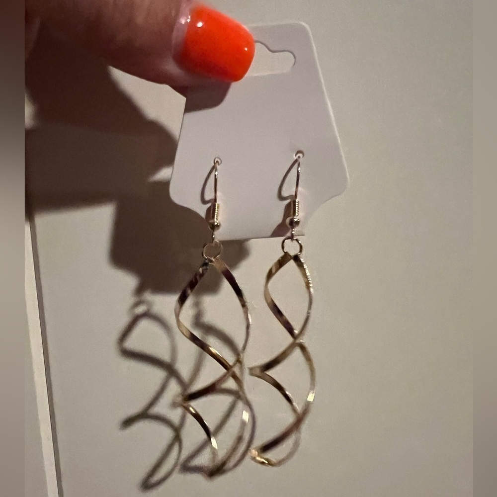 FASHION JEWELRY HOOK BACK GOLD EARRINGS
